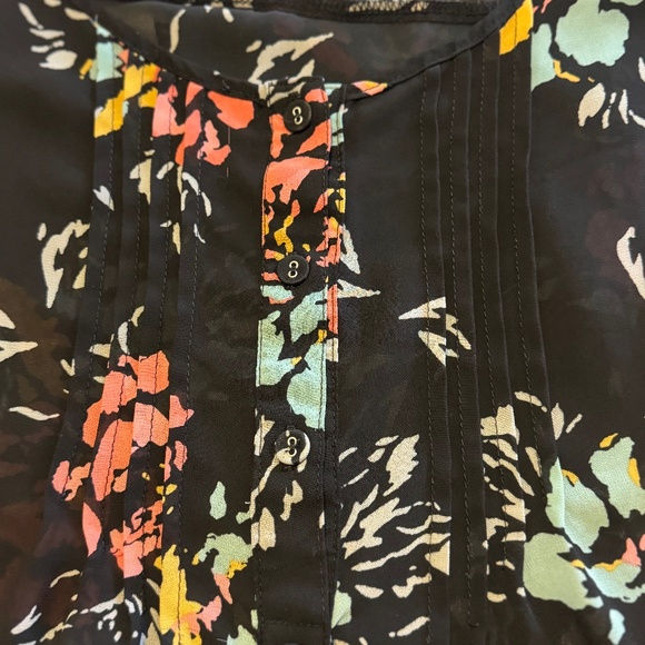 Torrid | Sleeveless Chiffon Floral Tank Top | Size 2 - Picture 7 of 9